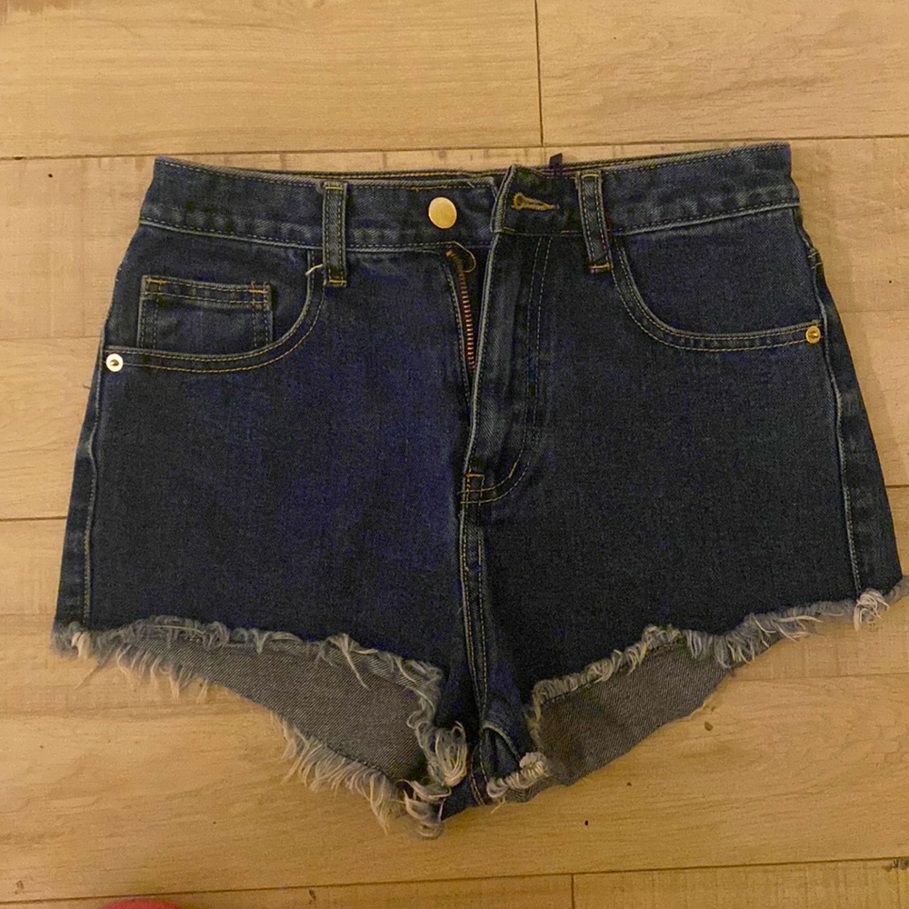 Size UK 6 prettylittlething denim shorts